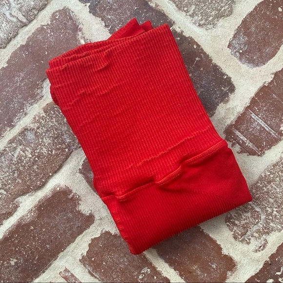 NWOT Free People Ultra Hi-Rise 7/8 Happiness Runs Leggings - Size XS/S - Red - Picture 5 of 7